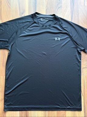Under Armour Men’s Black Short-Sleeve Performance Tee Size XL
